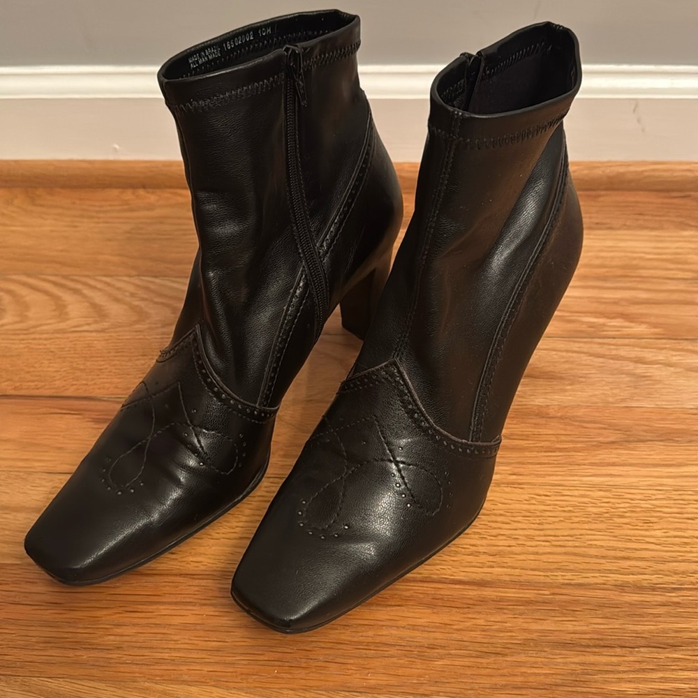 Franco Sarto heeled zip bootie. Size 10 with Oxford stitching detail.